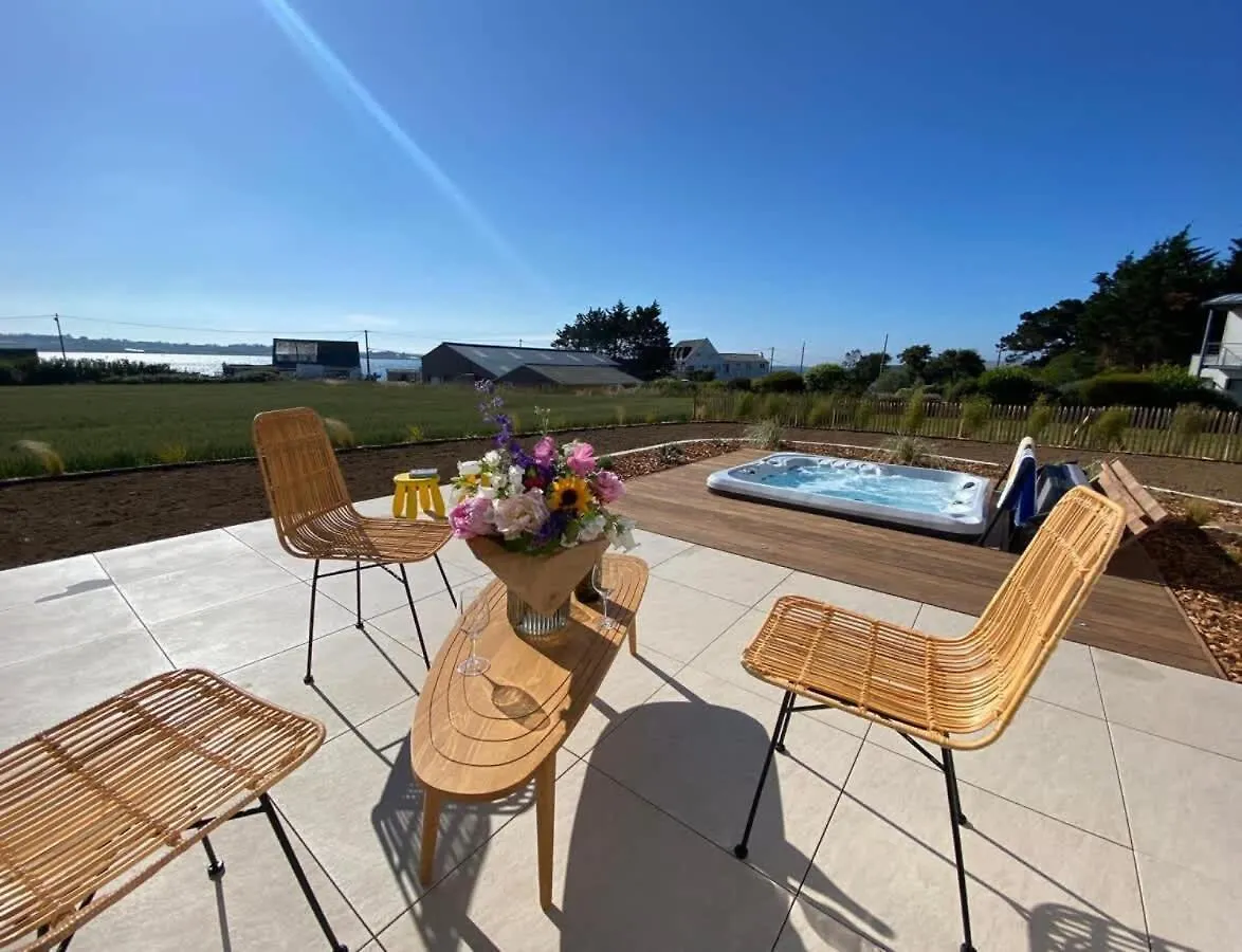 Villa 6 People, Spa And Sea View Carantec 0*,  Franciaország
